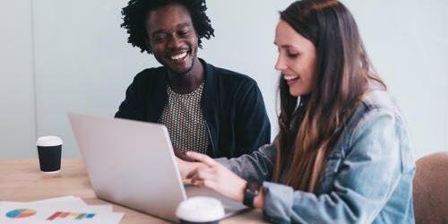 Effective employee onboarding experience includes informative yet engaging training sessions.