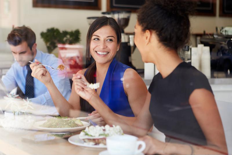 A group lunch is a great way to make a new employee feel welcome.
